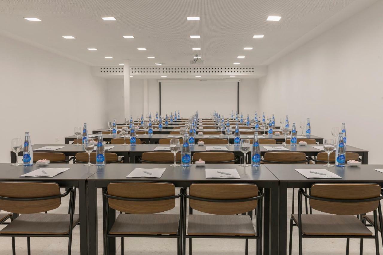 Hm Ayron Park - Adults Only 호텔 플라야 데 팔마 외부 사진 A classroom at the University of Macau
