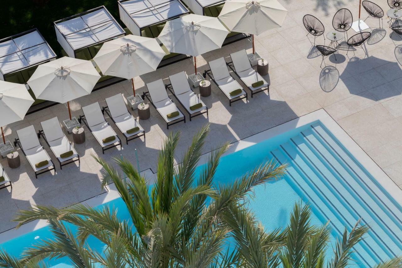 Hm Ayron Park - Adults Only 호텔 플라야 데 팔마 외부 사진 The pool at the Hotel Eden Roc Cap Cana